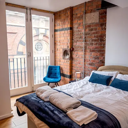 Cavern Quarters: City Centre Apartment by Garudy Serviced Apartments Liverpool Exterior photo