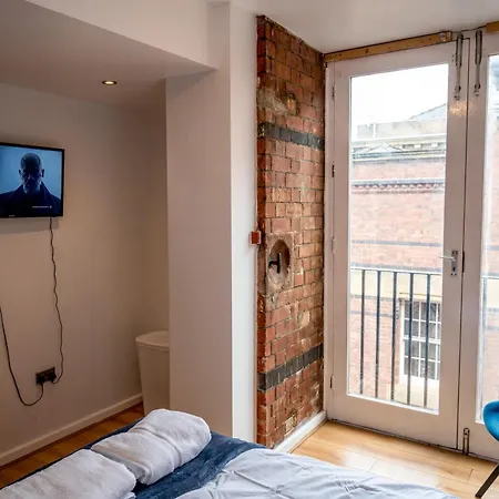 Cavern Quarters: City Centre Apartment by Garudy Serviced Apartments Liverpool Exterior photo