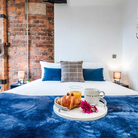 Cavern Quarters: City Centre Apartment by Garudy Serviced Apartments Liverpool Exterior photo