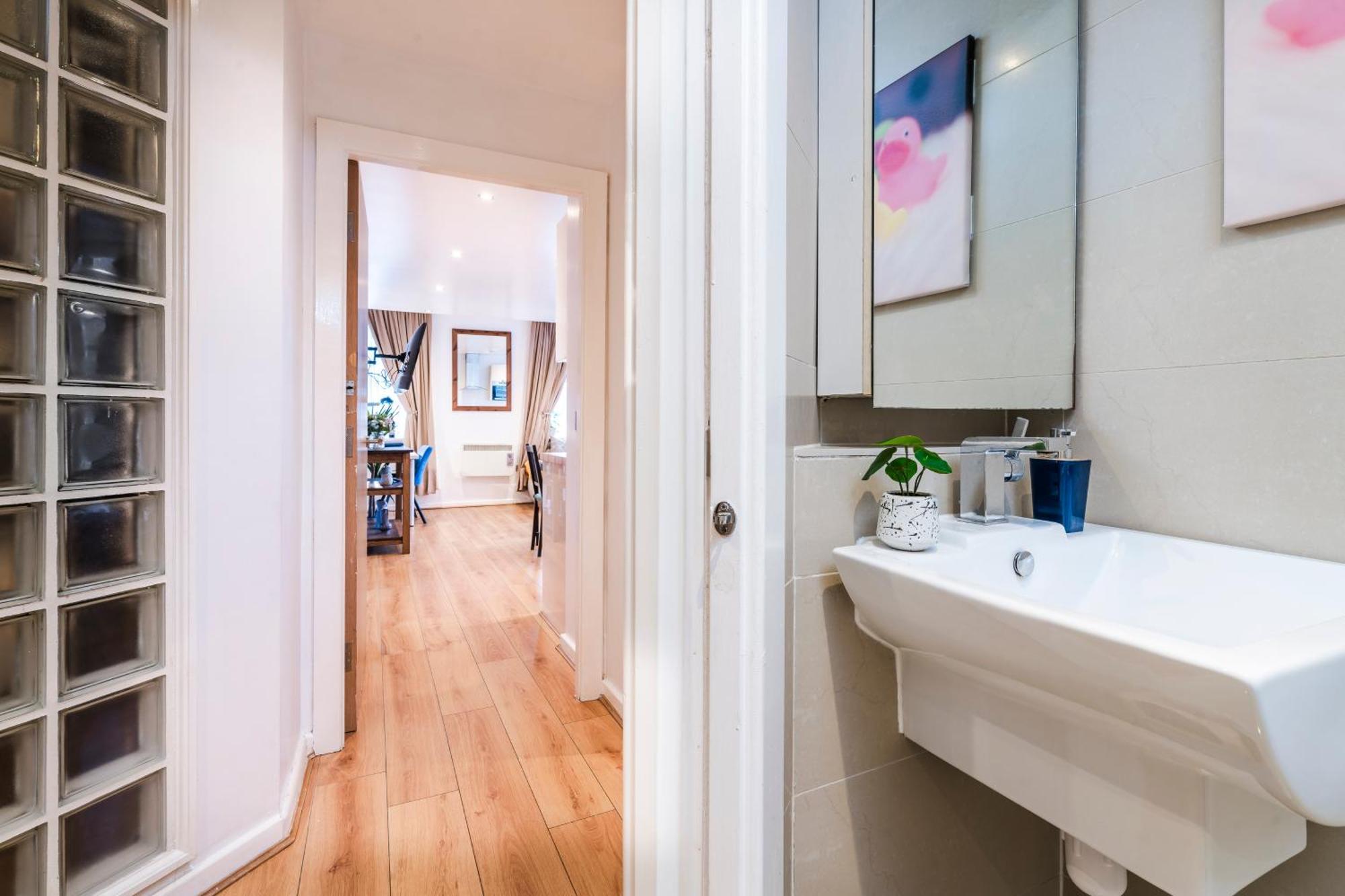 Cavern Quarters: Centre By Garudy Serviced Apartment *