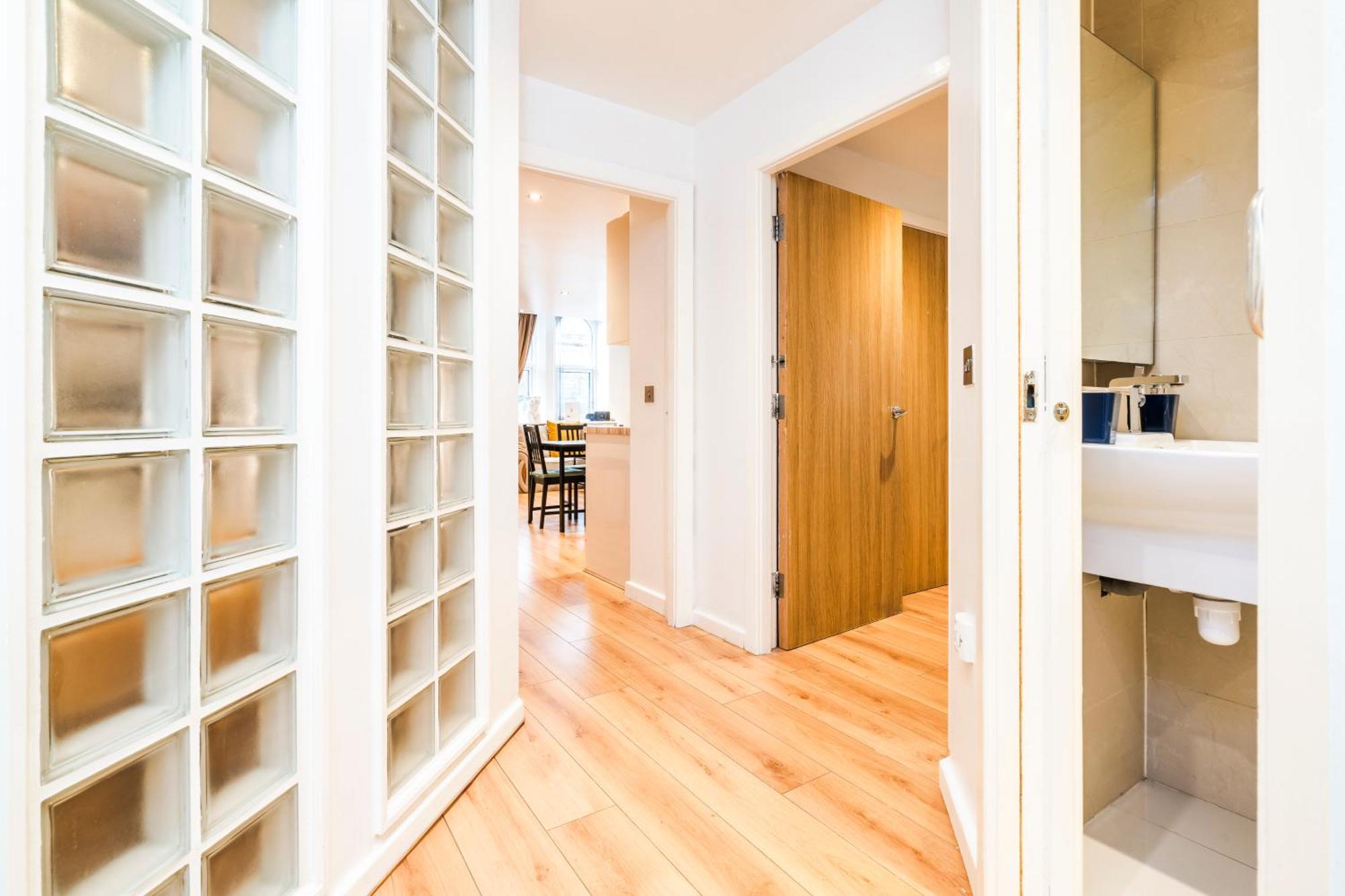 Apartment Cavern Quarters: Centre By Garudy Serviced *